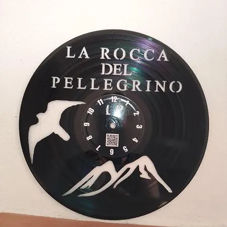 بيت للعطل La Rocca Del Pellegrino كاربونيا